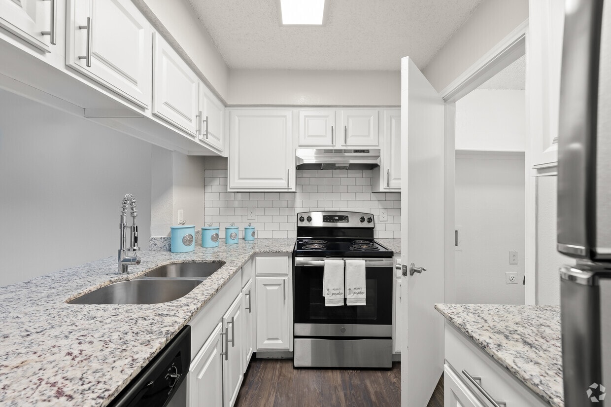 Woodbridge Apartments in Bedford, TX