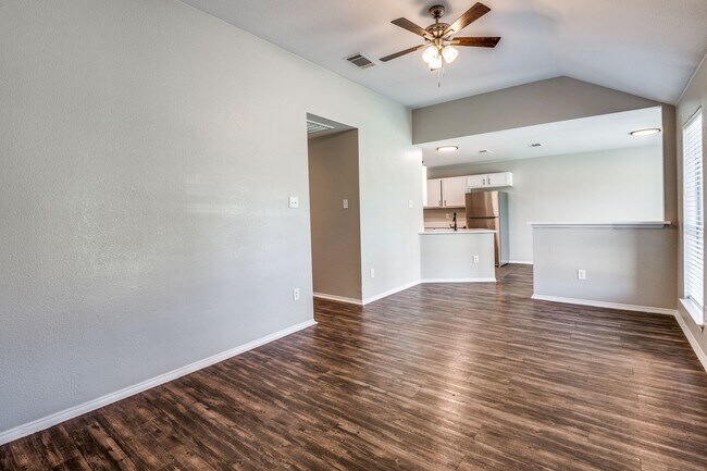 Foto del edificio - Coming Soon! 3 Bed 2 Bath House for Rent i...