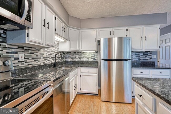 Building Photo - 507 Park Manor Cir