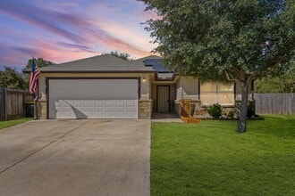 Building Photo - 1315 Lantana Ct