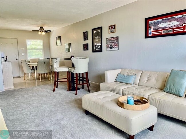 Building Photo - 2555 NE 11th St