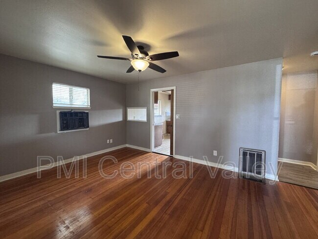 Foto del edificio - 340 Sperry Ave