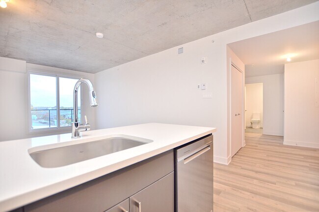 Photo du bâtiment - 1431 Av. de la Gare