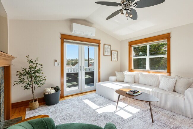 Foto del edificio - 3006 SW Hinds St