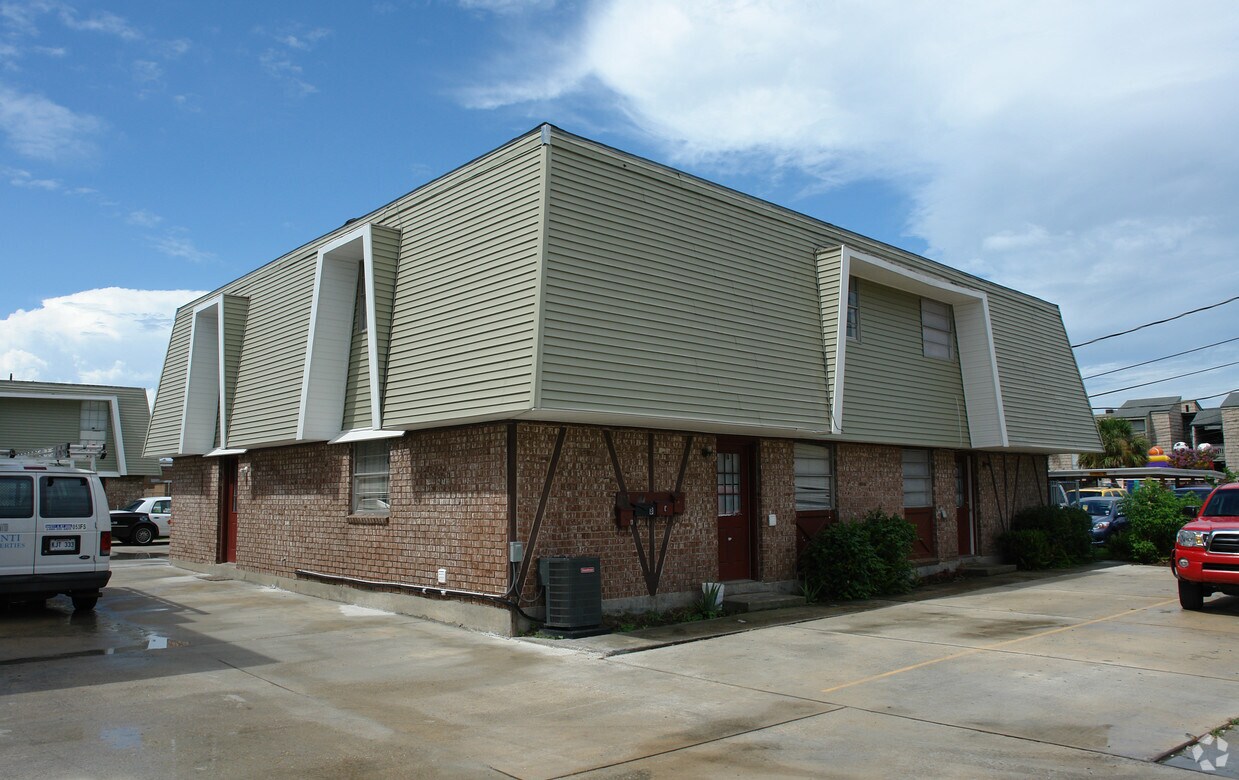 Foto principal - 3704 W Esplanade Ave