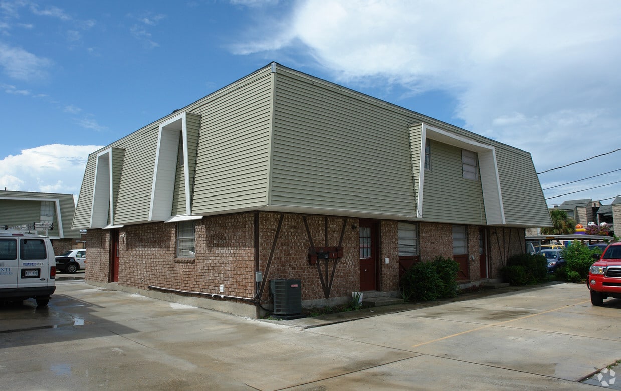 Primary Photo - 3704 W Esplanade Ave