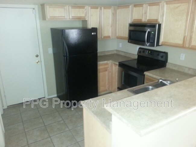 Foto del edificio - 12923 W Peppertree Ln