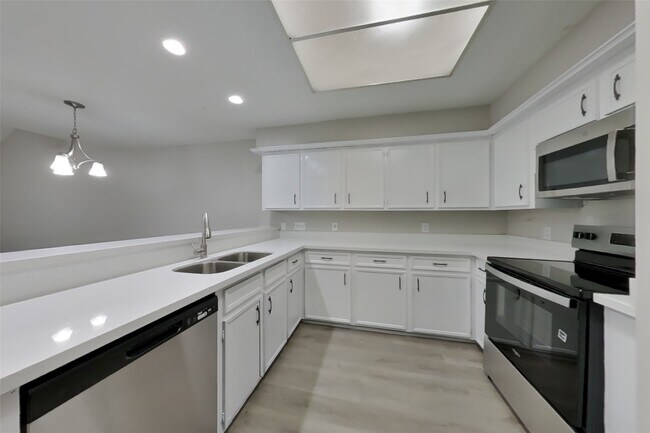 Building Photo - 3619 Maple Glen Dr