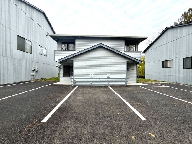 Foto del edificio - 4461-4463-4463 SW Garden Home Rd
