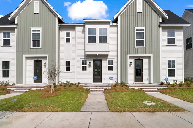 Building Photo - Luxury Townhome in Midtown Nexton