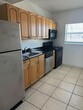 Foto principal - 7207 Bay Dr