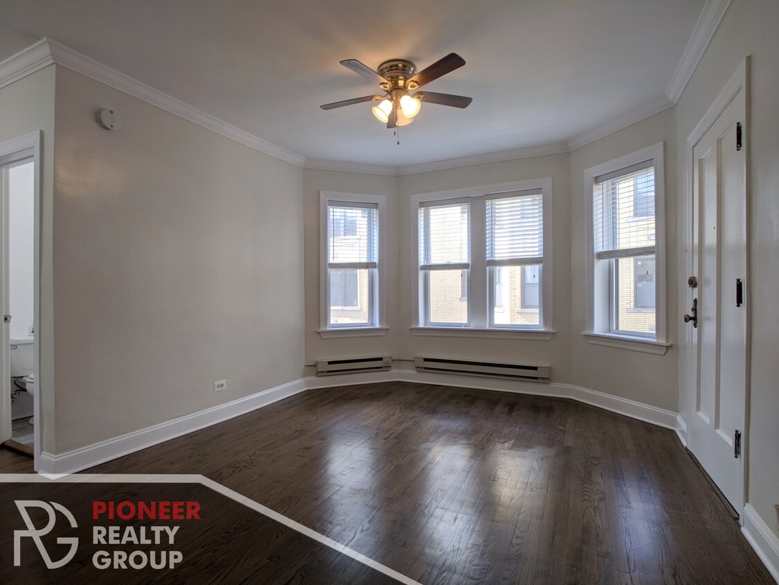 Foto principal - 3814 N Greenview Ave