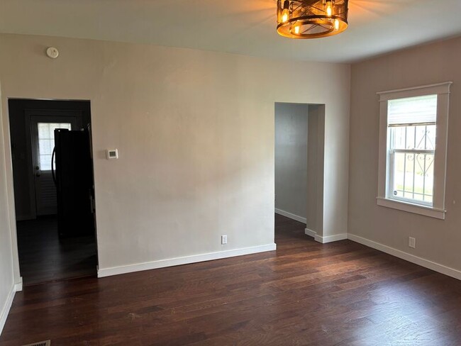 Building Photo - 33 S Princeton Ave