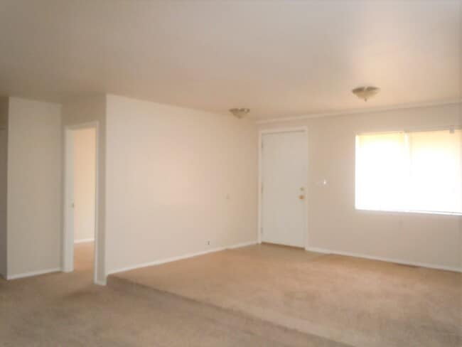 Building Photo - 1811 Sir Lancelot Dr