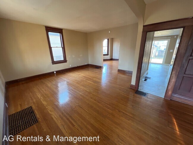 Building Photo - 3 br, 1 bath House - 1021 Edgewater Ave