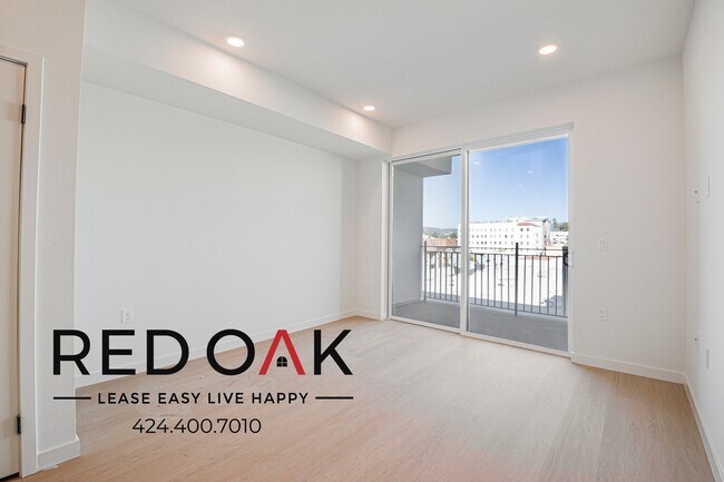 Building Photo - 856 S Gramercy Dr