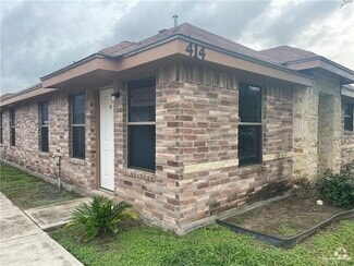 Building Photo - 414 Pirul St