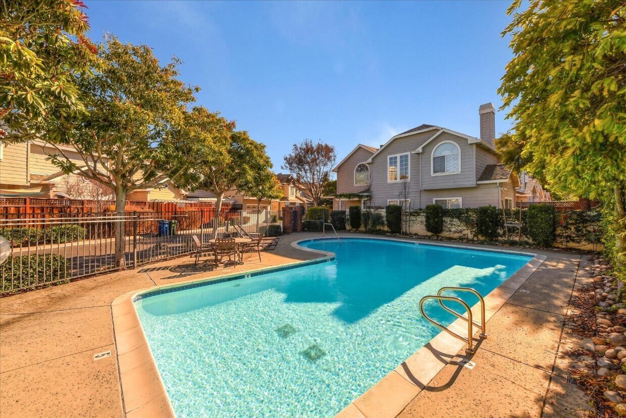 Foto principal - 121 Orchard Oak Cir