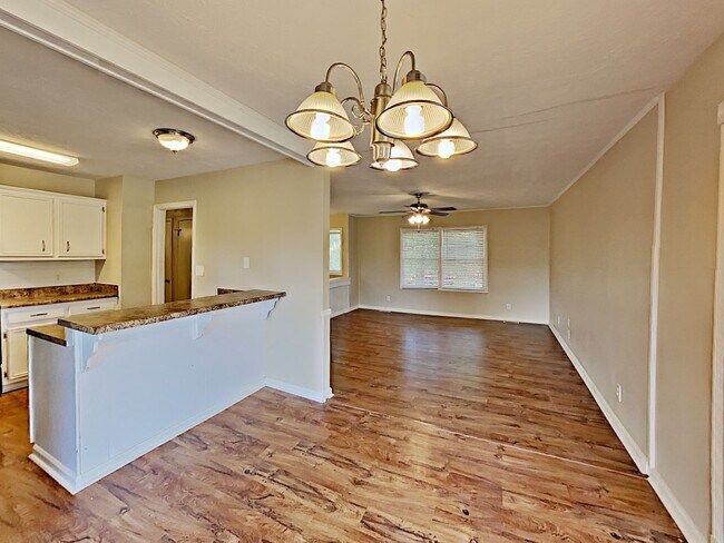 Foto del edificio - 4810 Hull Rd SE