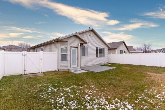 Building Photo - Amazing Single Family Home for Rent in Nor...