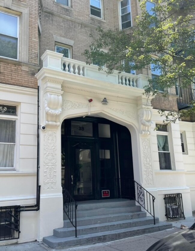 Building Photo - 59 Hemenway St