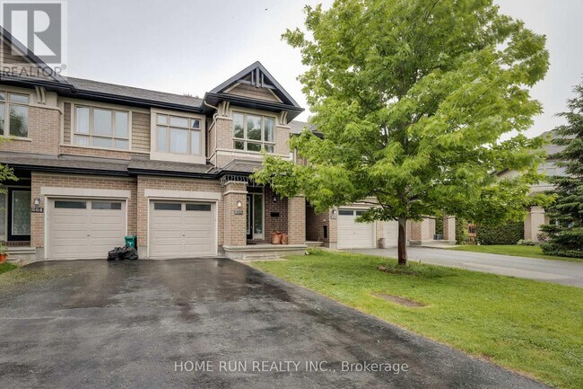 Photo du bâtiment - 886 Fletcher Cir