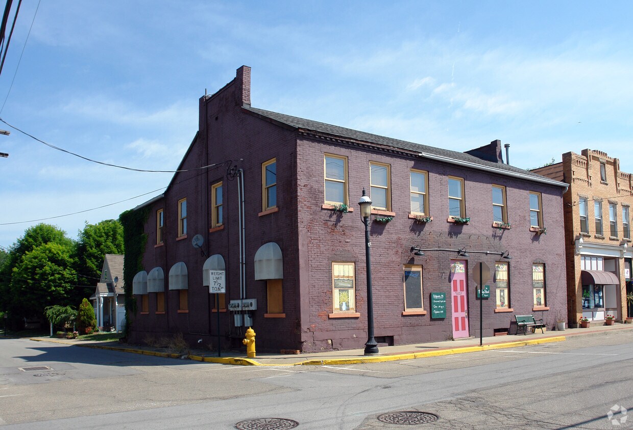 Building Photo - 234 Bridge St