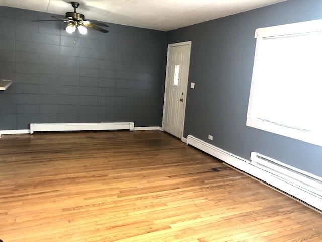 Building Photo - 243 Uteg St