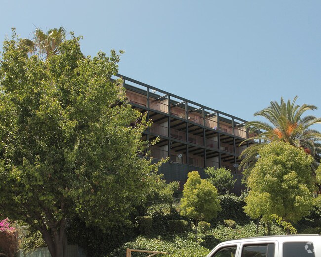 Building Photo - Harbor Riviera