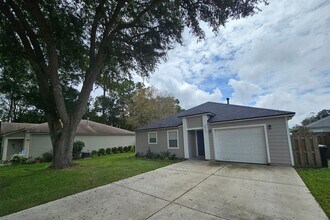 Building Photo - 2511 NW 38th Pl