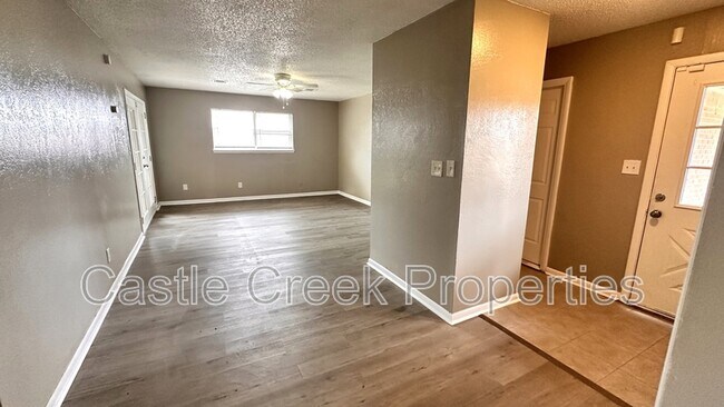 Building Photo - 1803 Fox Ave