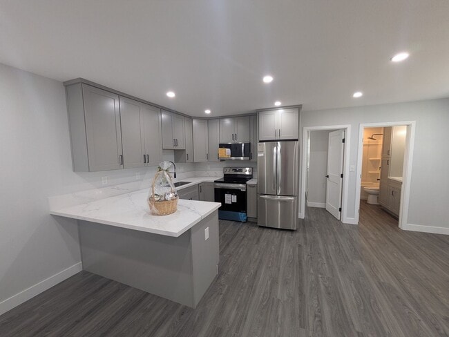 Building Photo - Brand New 2 Bedroom / 2 Bath ADU – Private...