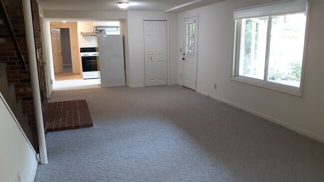 Building Photo - 4522 Laurelwood Dr
