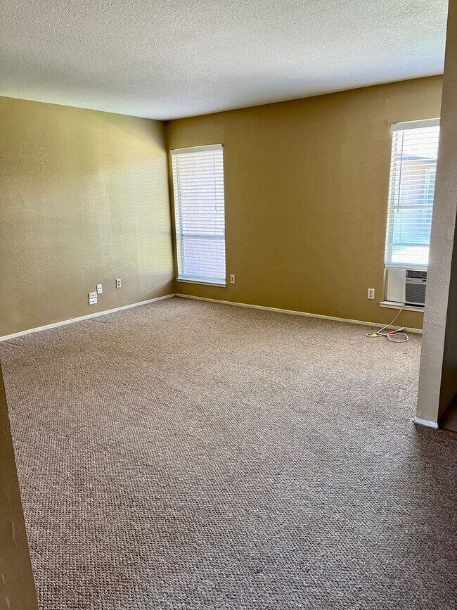 Foto del edificio - 3800 Maserati Dr