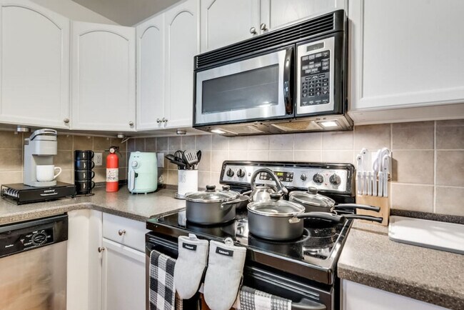 Building Photo - 3970 Harbor Ct