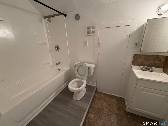 Foto del edificio - 571 Baldwin St