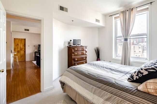 bedroom - 70 N 2nd St