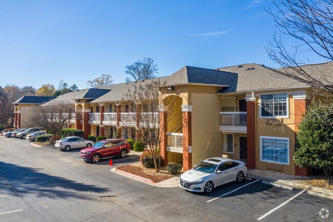 Furnished Studio - Charlotte - 4