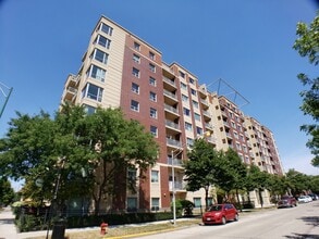 Building Photo - 100 N Hermitage Ave