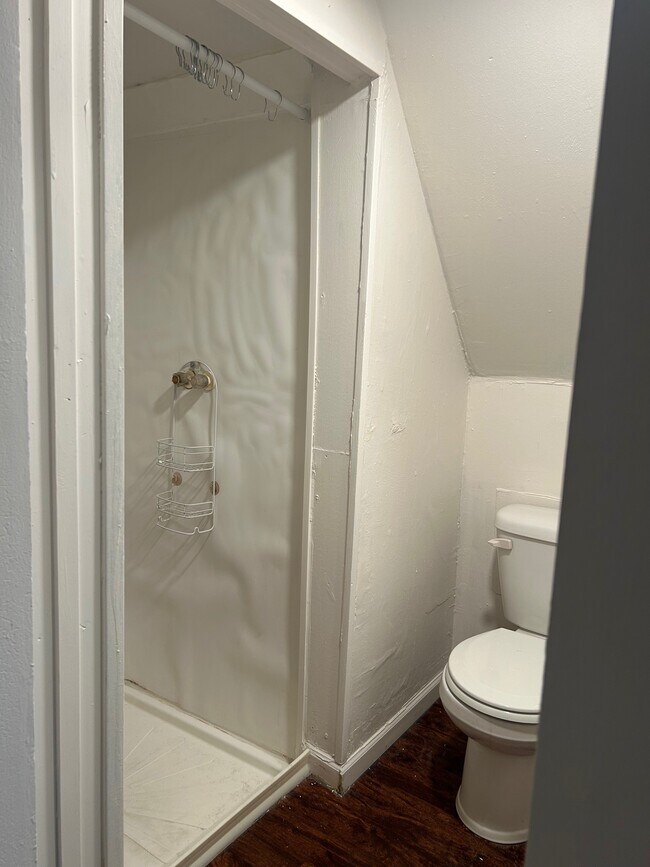 Foto del edificio - 2010 N Oakland Ave