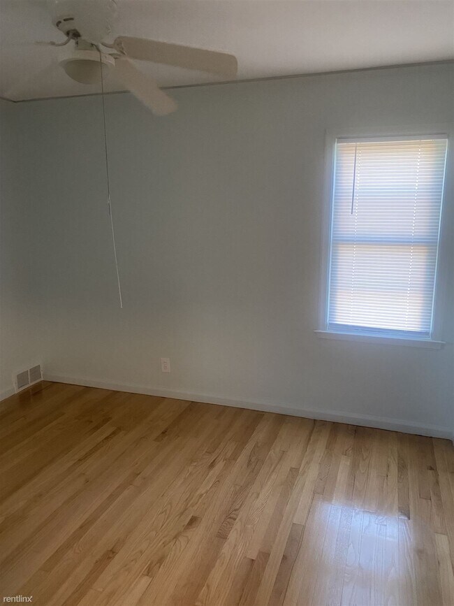 Building Photo - 4 br, 2 bath House - 18712 Huntington Ave