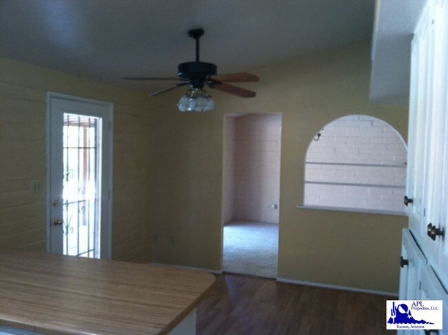 Building Photo - 1110 W San Miguel Cir