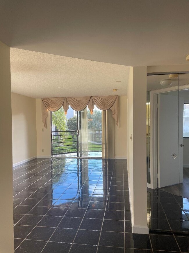 Building Photo - 3138 Via Poinciana