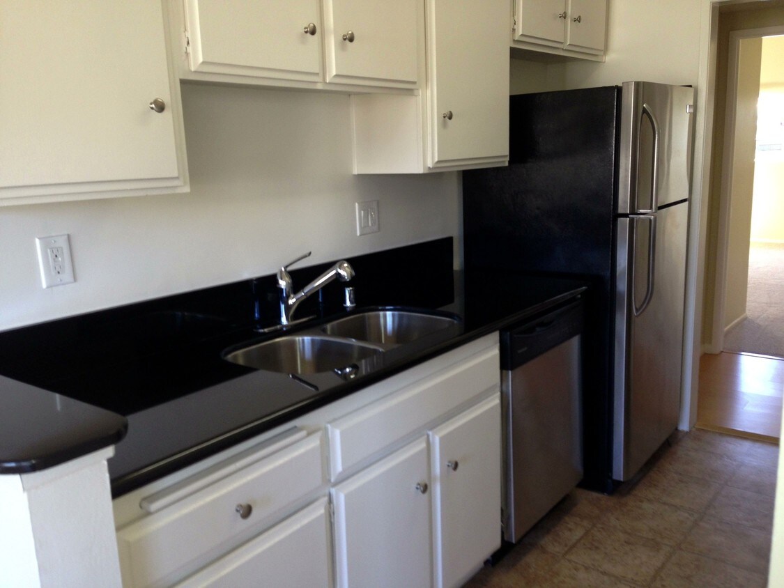 Foto principal - 5210 Zelzah Ave