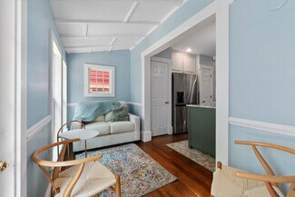 Building Photo - 72 Abbott St