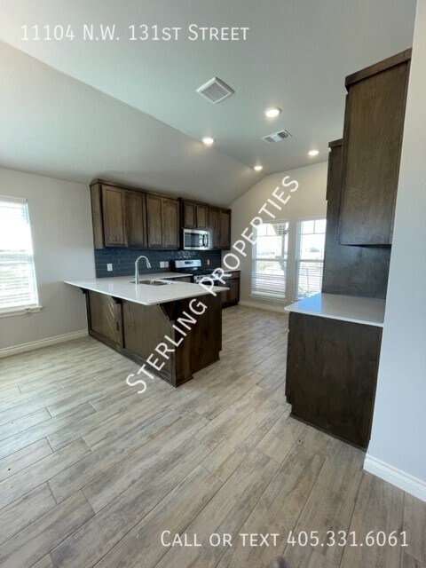 Foto del edificio - 11104 NW 131st St