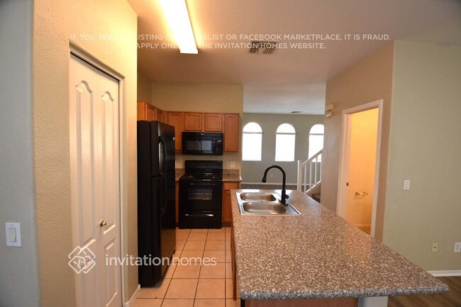 Building Photo - 1407 E Mobile Ln