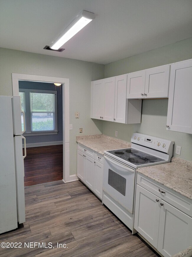Foto del edificio - 1546 Old Middleburg Rd N