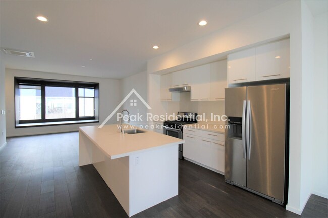 Building Photo - 2 br, 3 bath House - 971 Eames Walk