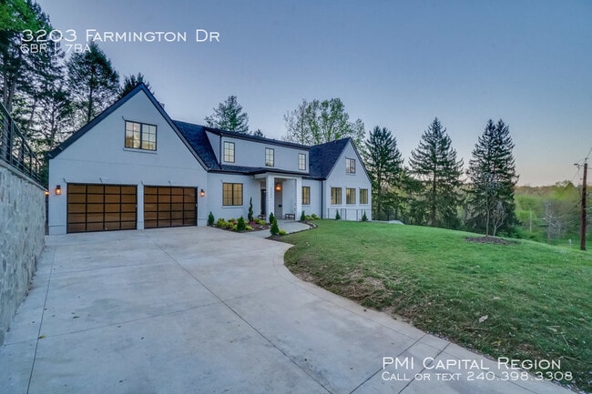 Building Photo - Stunning Custom Residence on Expansive Lot